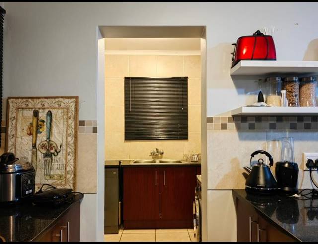 3 BEDROOM HOUSE FOR SALE IN KOSMOSDAL